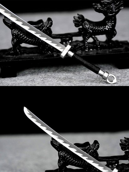 Mini Tea Sword Ornament - Eighteen Weapons (Var 2)