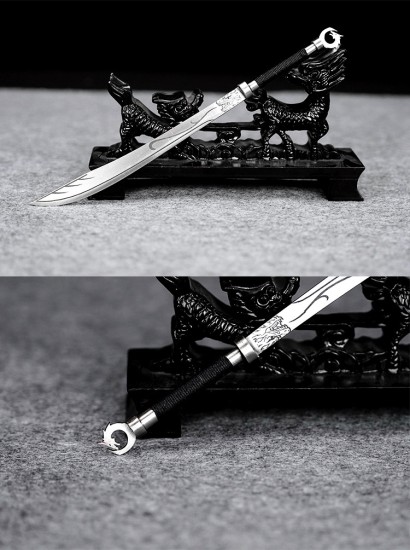 Mini Tea Sword Ornament - Eighteen Weapons (Var 2)