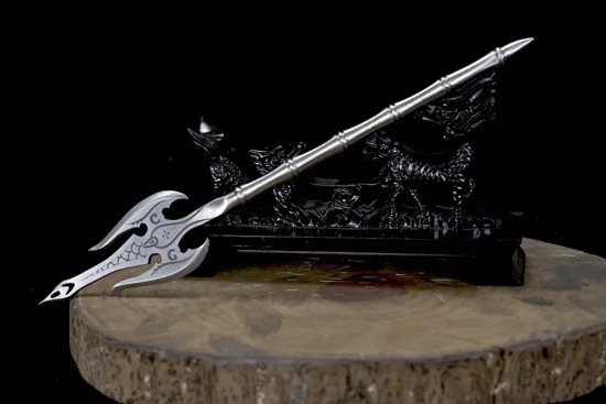 Longquan tea knife metal model Eighteen -like blades Fangtian painting halberd long Martial Arts Training long staff micro -blade ornaments