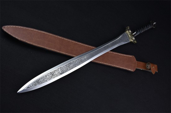 Longquan sword handmade forging one -in -one spring and six sides of spring and autumn Han swords and television long sword collectible blade sword collections