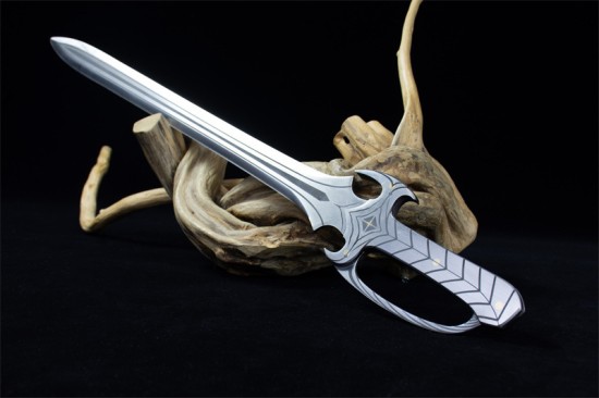 Longquan sword handmade forging all -in -one modern sword film and television chief sword defense collectible blade collection process