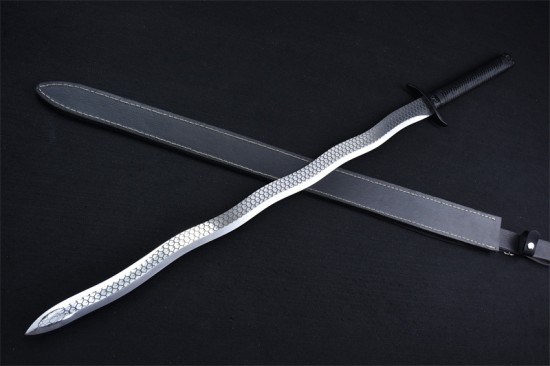 Longquan sword handmade forging all -in -one, sword, bending snake sword film, Tang sword, Tang sword, anti -body collectible blade long sword