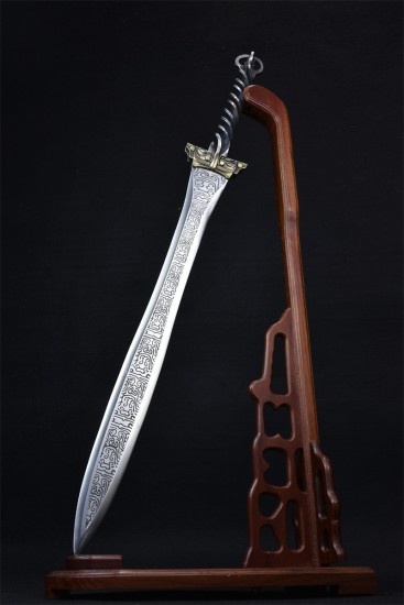 Longquan sword handmade forging one -in -one spring and six sides of spring and autumn Han swords and television long sword collectible blade sword collections